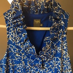 Cute cocktail dress blue, black and white!